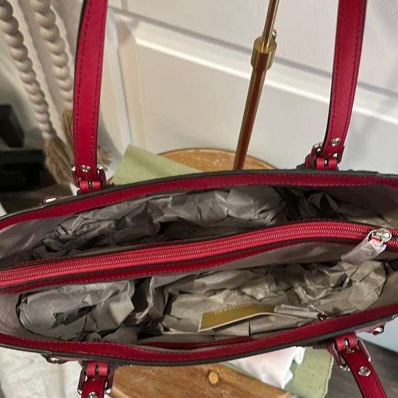 AUTHENTIC Michael Kors Voyager Tote Bag in Dark Raspberry, NWT - Picture 8 of 16